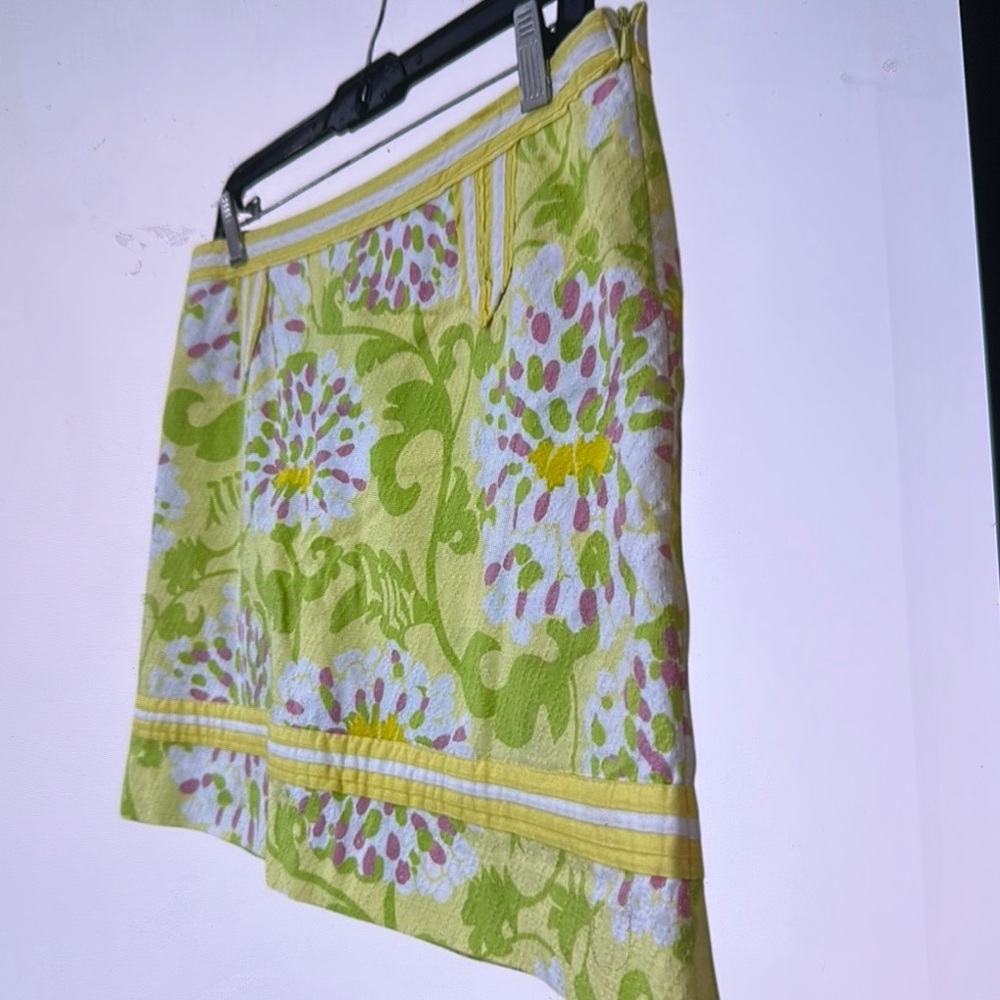 Lilly Pulitzer Jubilee Heatherly Floral Yellow Skort - Picture 2 of 9